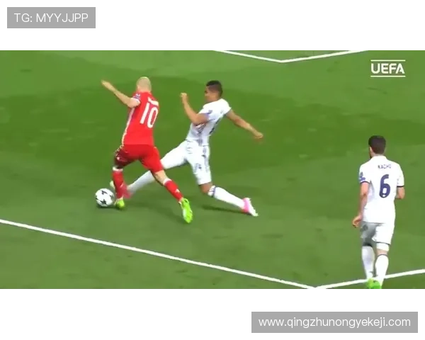 内托禁区内摔倒未获判罚C罗射门稍稍偏出引发争议