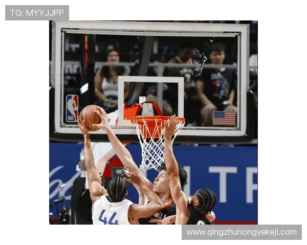 开拓者勇士赛后杨瀚森与波杰姆互动尽显默契与友谊