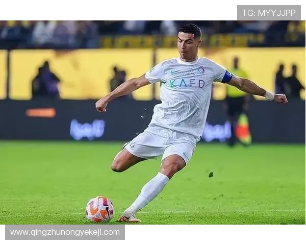 帕利尼亚反击卡拉格批评称其靠贬低他人谋生无视C罗成就